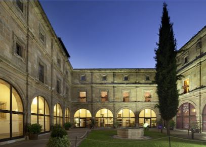 Hotel Real Colegiata Casa de Espiritualidad *** (León)